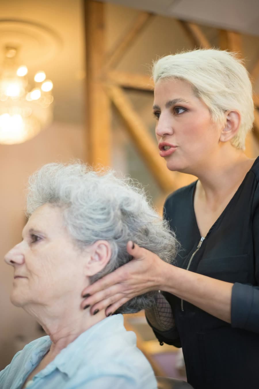 Yasmin — Cut, Color und Keratin-Glättung